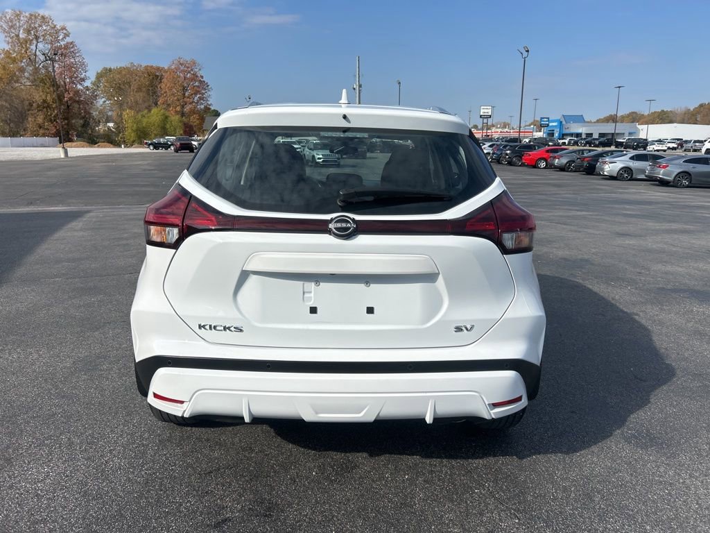 Used 2023 Nissan Kicks SV image 10