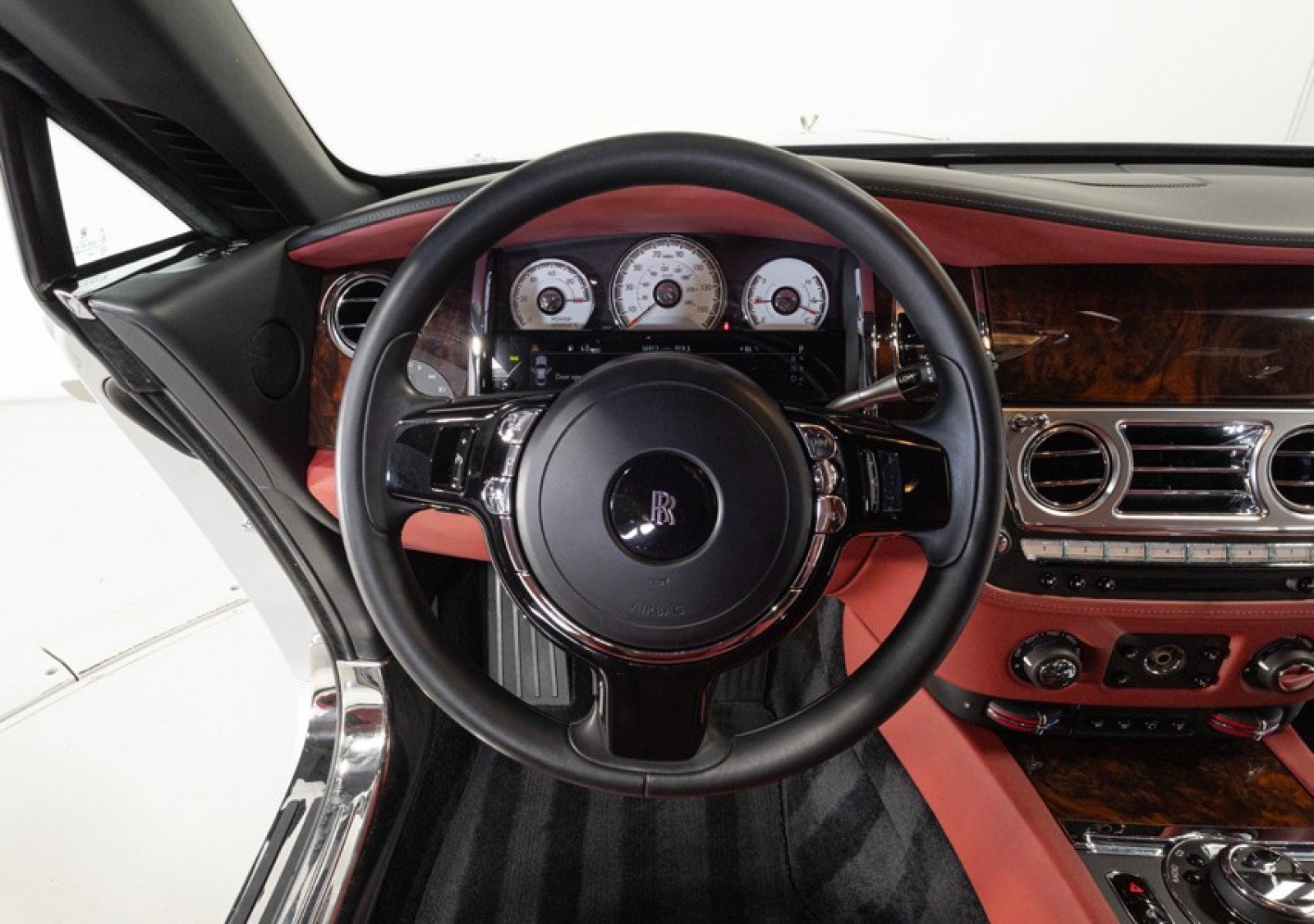 Used 2016 Rolls-Royce Wraith RWD image 26