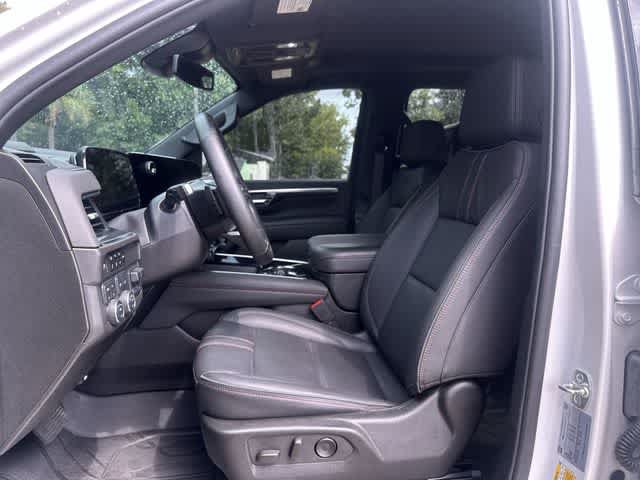 Used 2025 Chevrolet Suburban RST w/ RST Capability Package AWD/4WD image 23