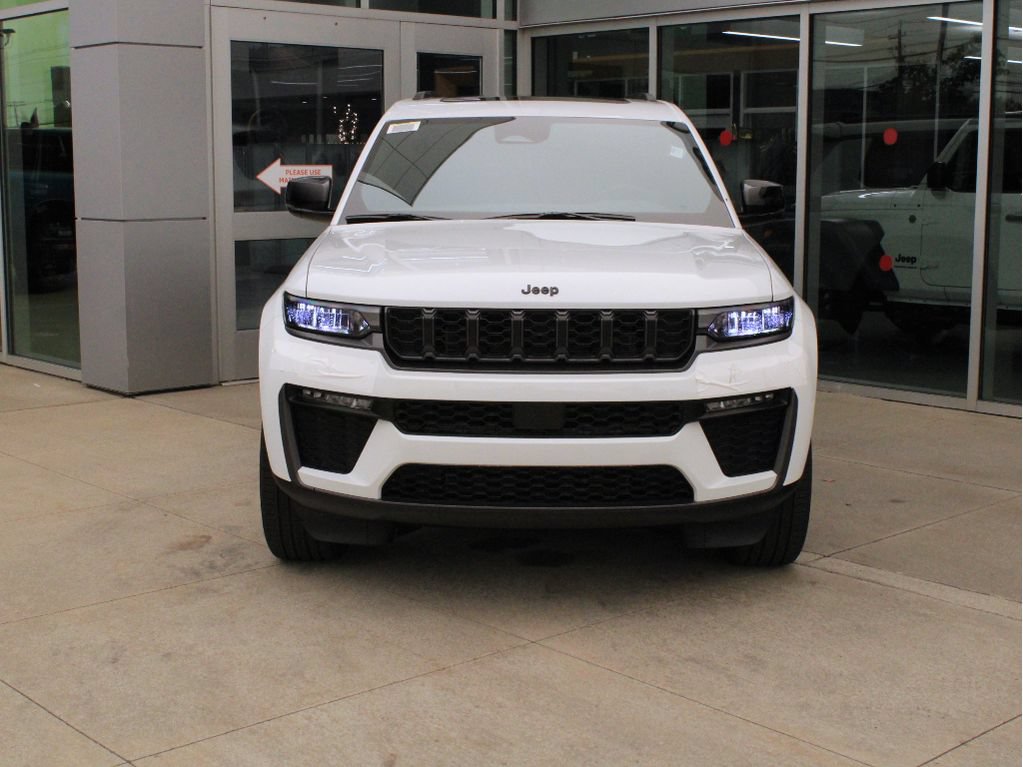 New 2026 Jeep Grand Cherokee L Limited w/ Limited Altitude Package AWD/4WD image 2