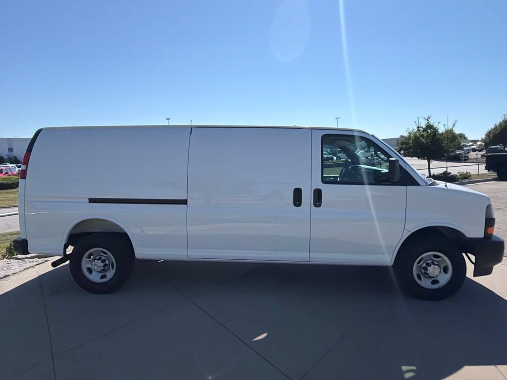Used 2025 Chevrolet Express 2500 Extended w/ Driver Convenience Package RWD image 19