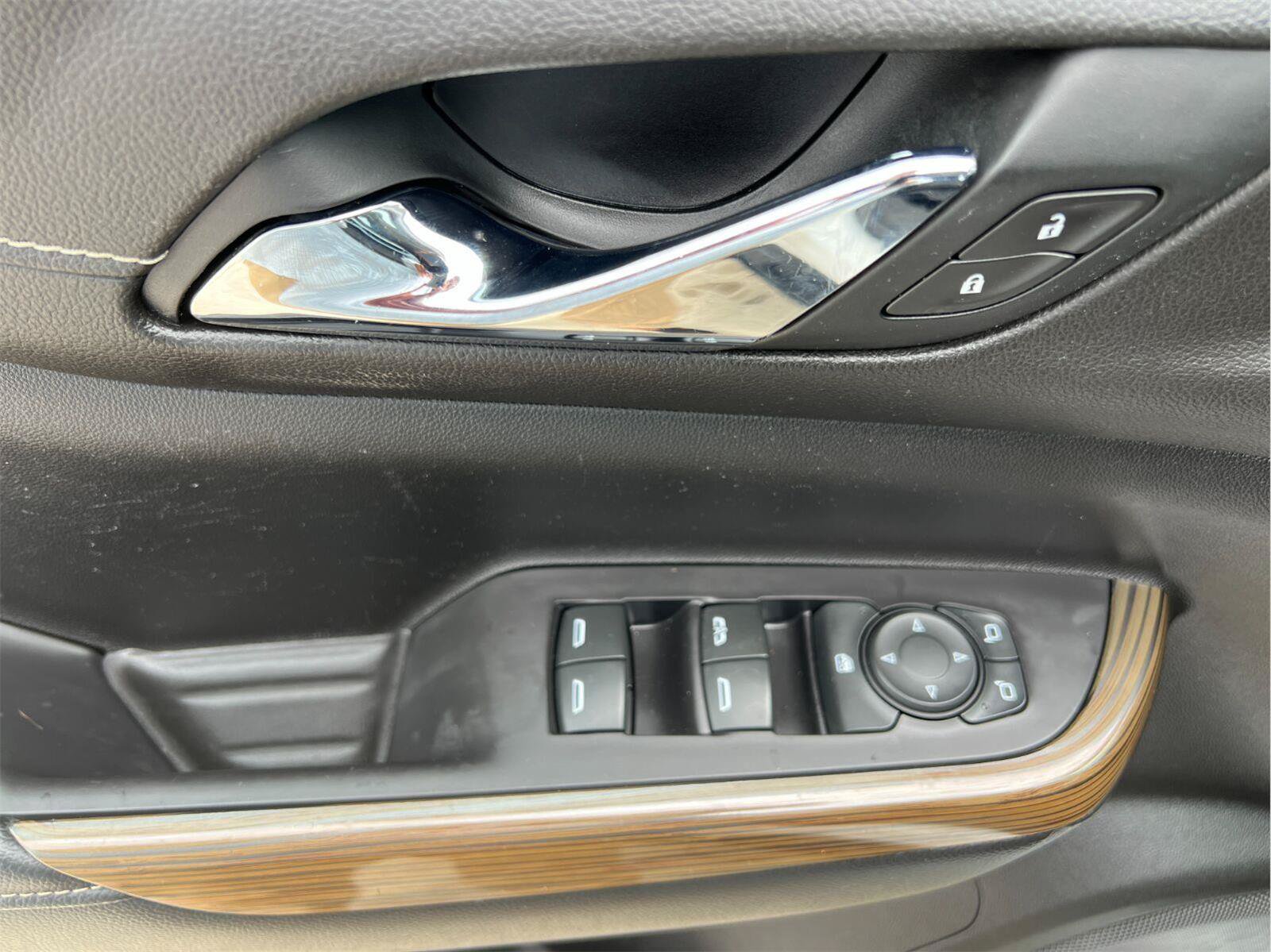 Used 2021 GMC Acadia SLE w/ LPO, Floor Liner Package FWD image 11