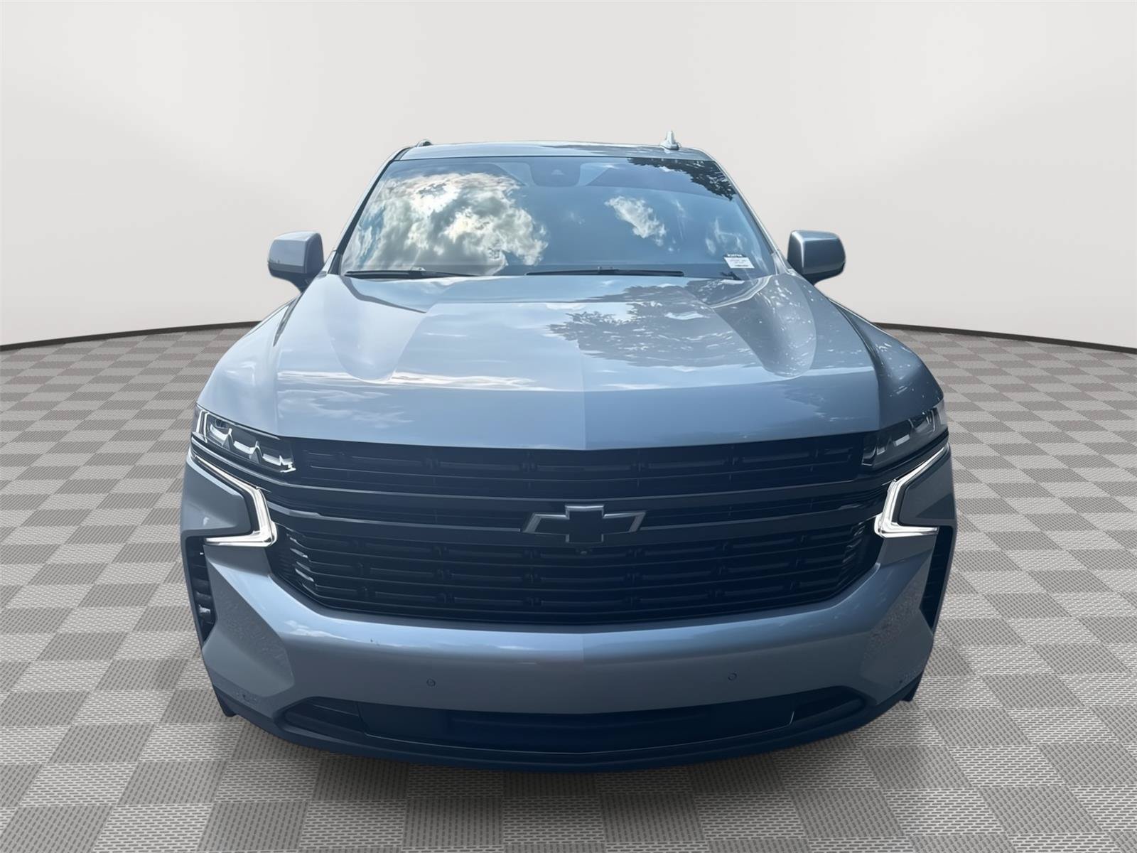 Used 2024 Chevrolet Suburban RST w/ Luxury Package AWD/4WD image 3