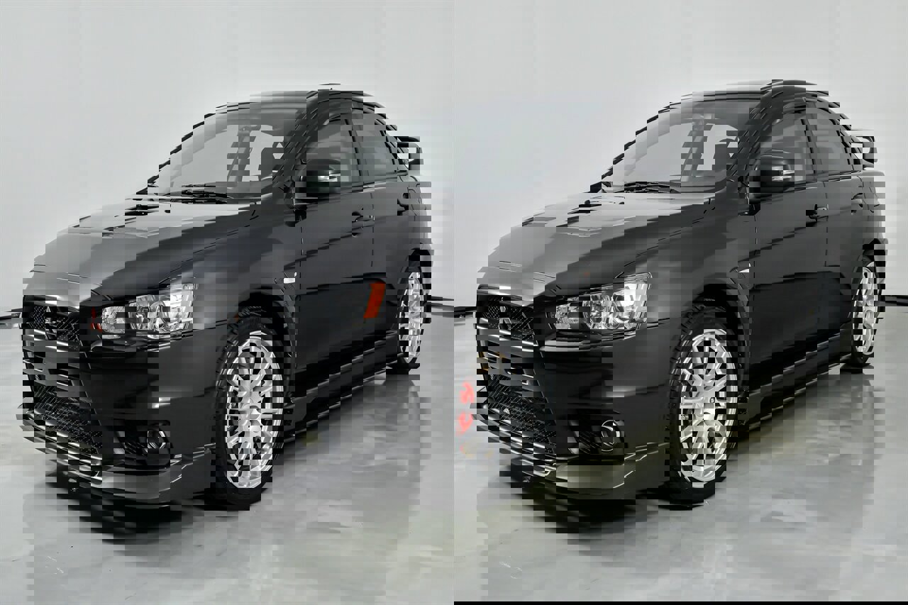 Used 2015 Mitsubishi Lancer Evolution GSR image 6