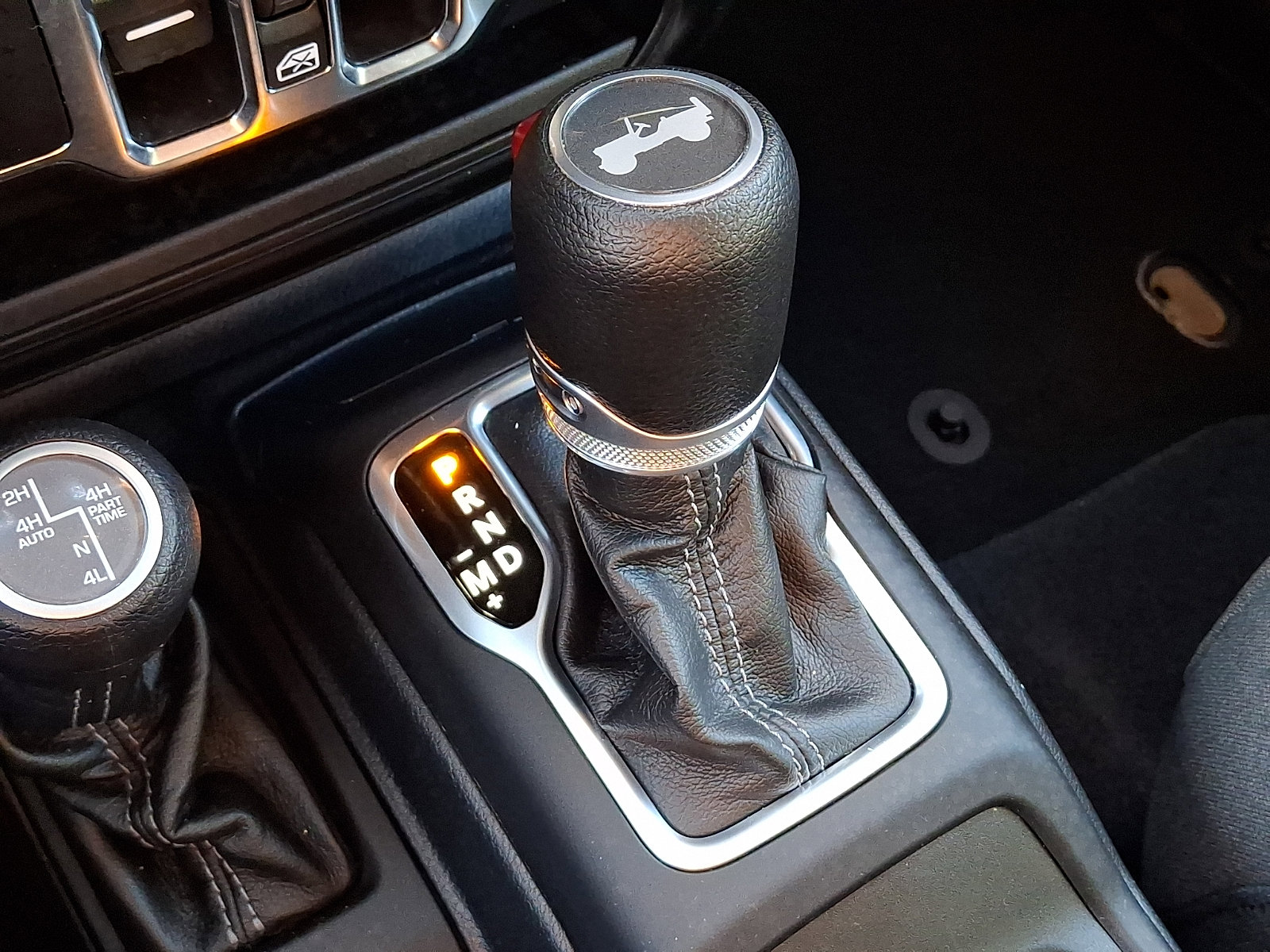 Used 2024 Jeep Wrangler Sahara w/ Safety Group image 15