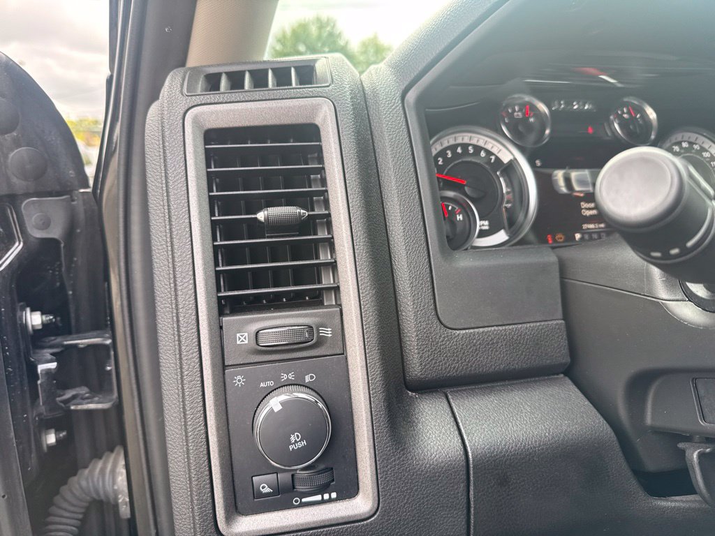 Used 2022 RAM 1500 Express w/ Wheel & Sound Group AWD/4WD image 15