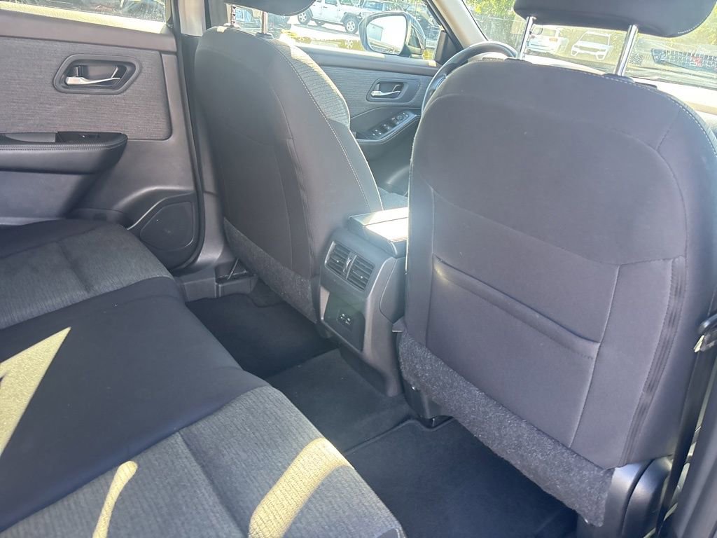 Used 2023 Nissan Rogue SV image 21