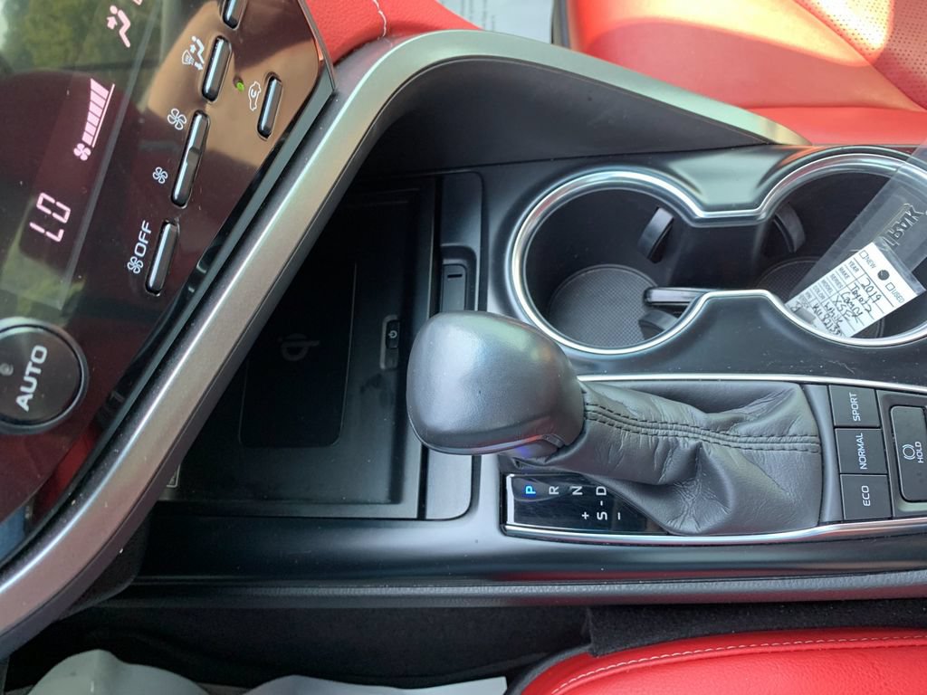 Used 2019 Toyota Camry XSE FWD image 23