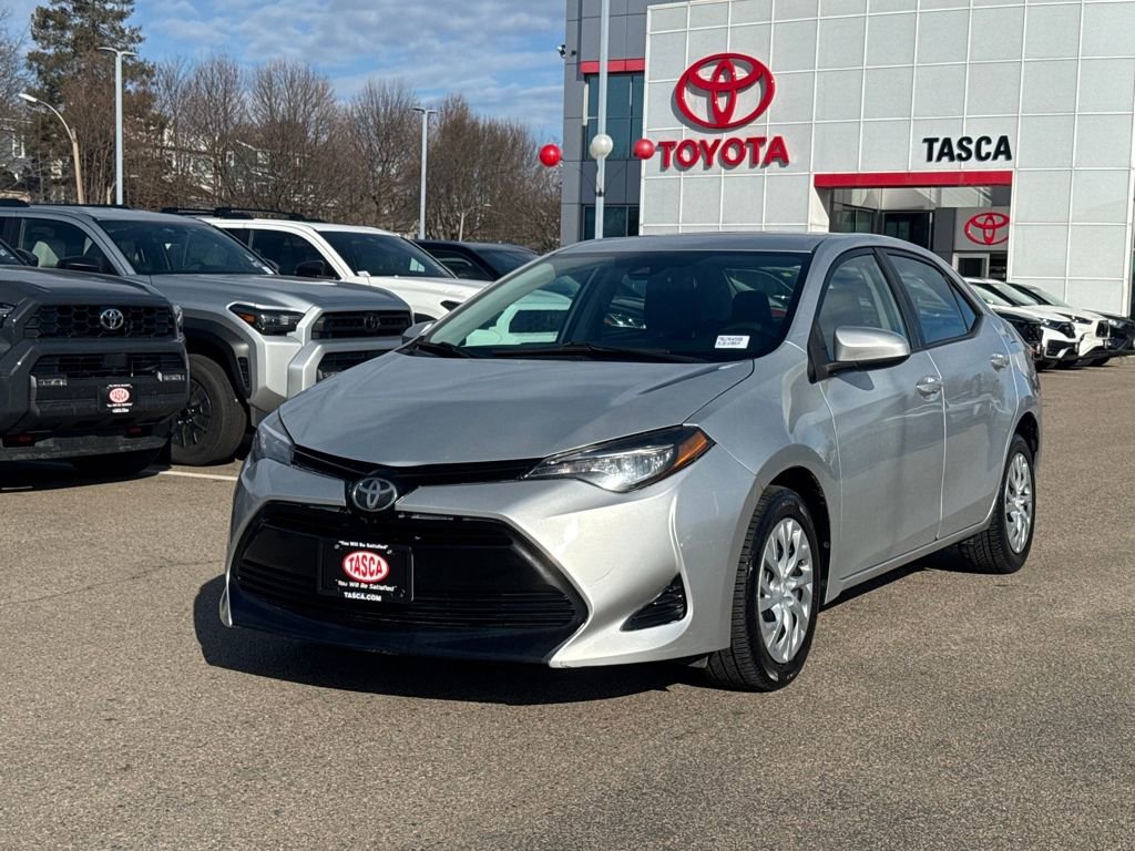 Used 2017 Toyota Corolla LE image 3