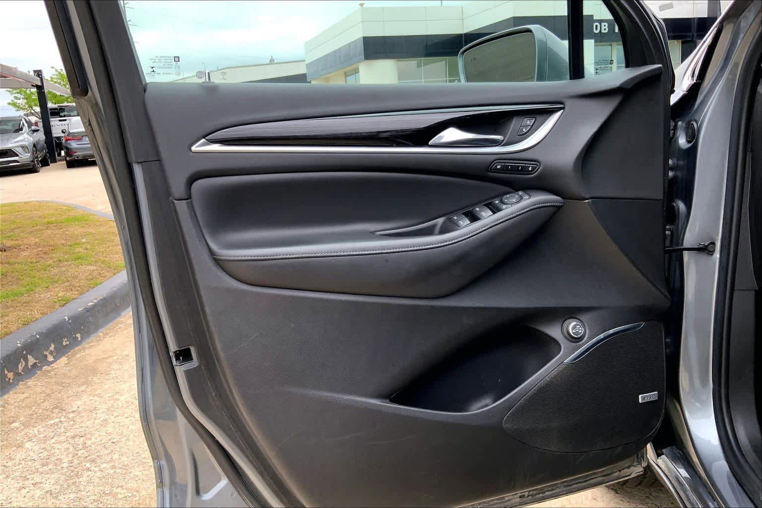 Used 2020 Buick Enclave Avenir w/ Avenir Technology Package image 21