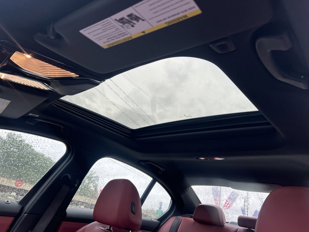 Used 2025 BMW 330i Sedan w/ M Sport Package RWD image 19