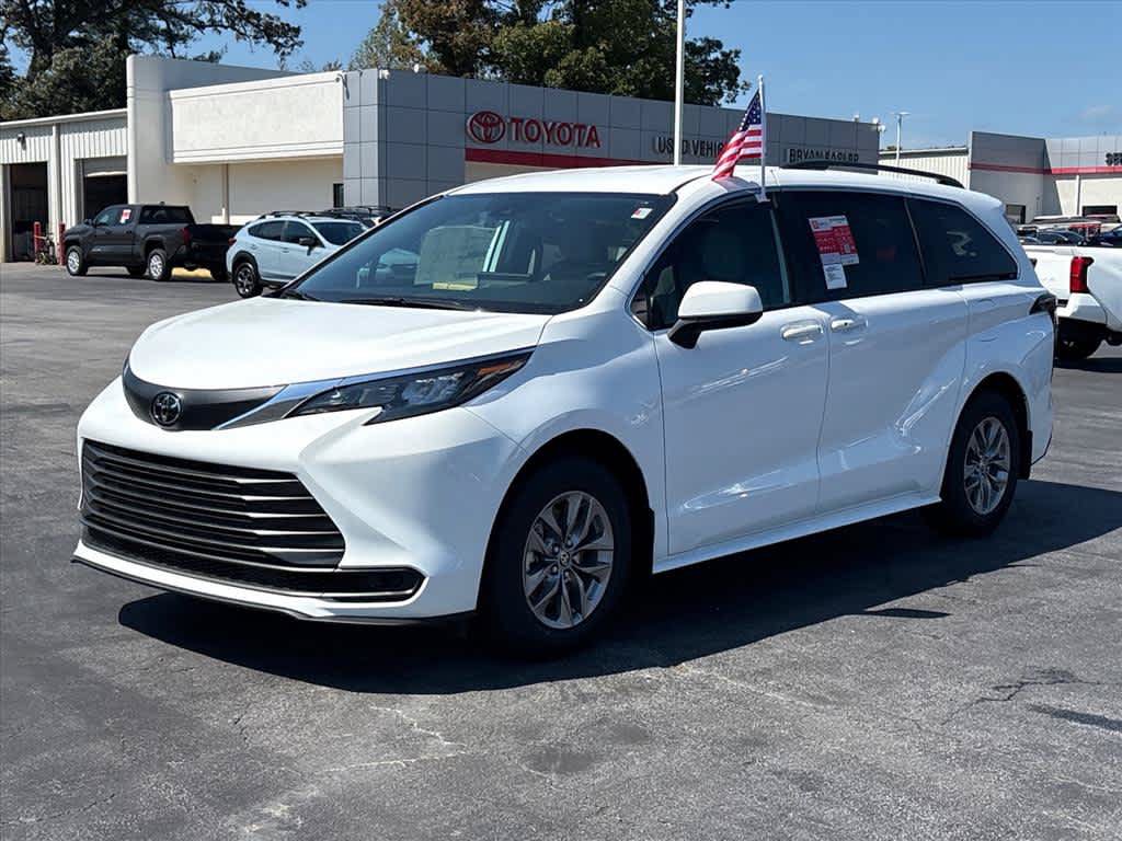 New 2026 Toyota Sienna LE FWD image 25