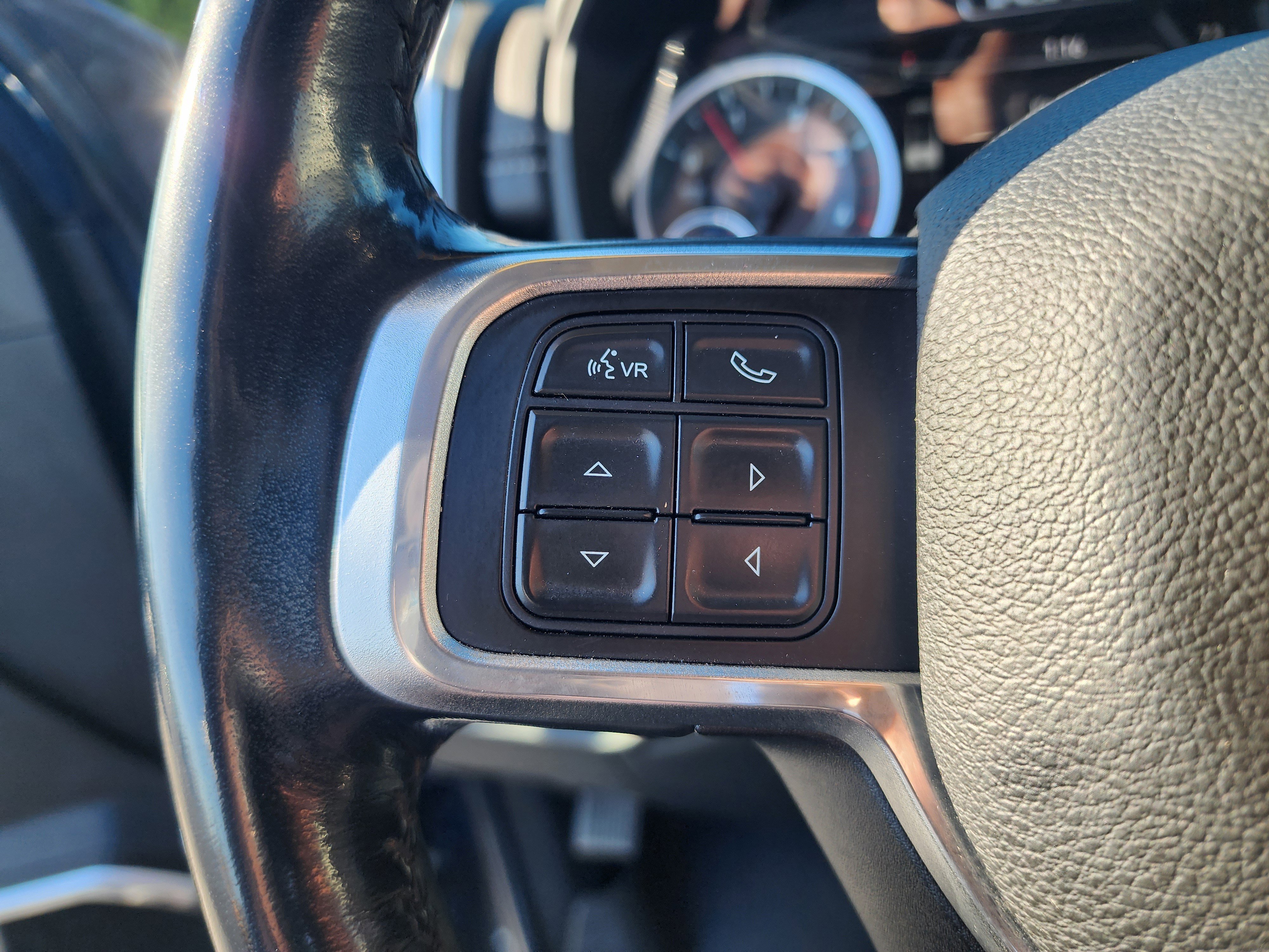 Used 2022 RAM 2500 Laramie w/ Body Color Bumper Group image 32