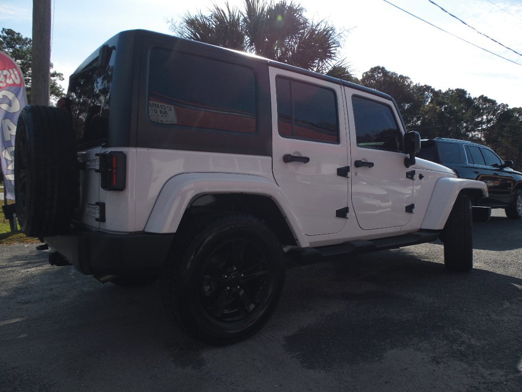 Used 2015 Jeep Wrangler Unlimited Sahara w/ Connectivity Group image 4