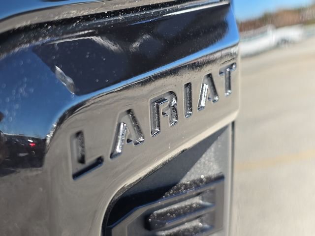 Used 2022 Ford F250 Lariat w/ Black Appearance Package image 9