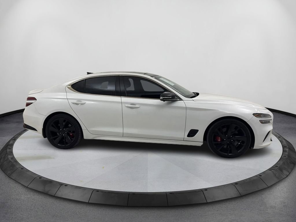 Used 2022 Genesis G70 3.3T image 4