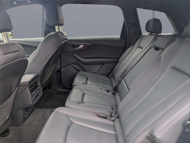 Used 2020 Audi Q7 2.0T Premium w/ Convenience Package AWD/4WD image 14