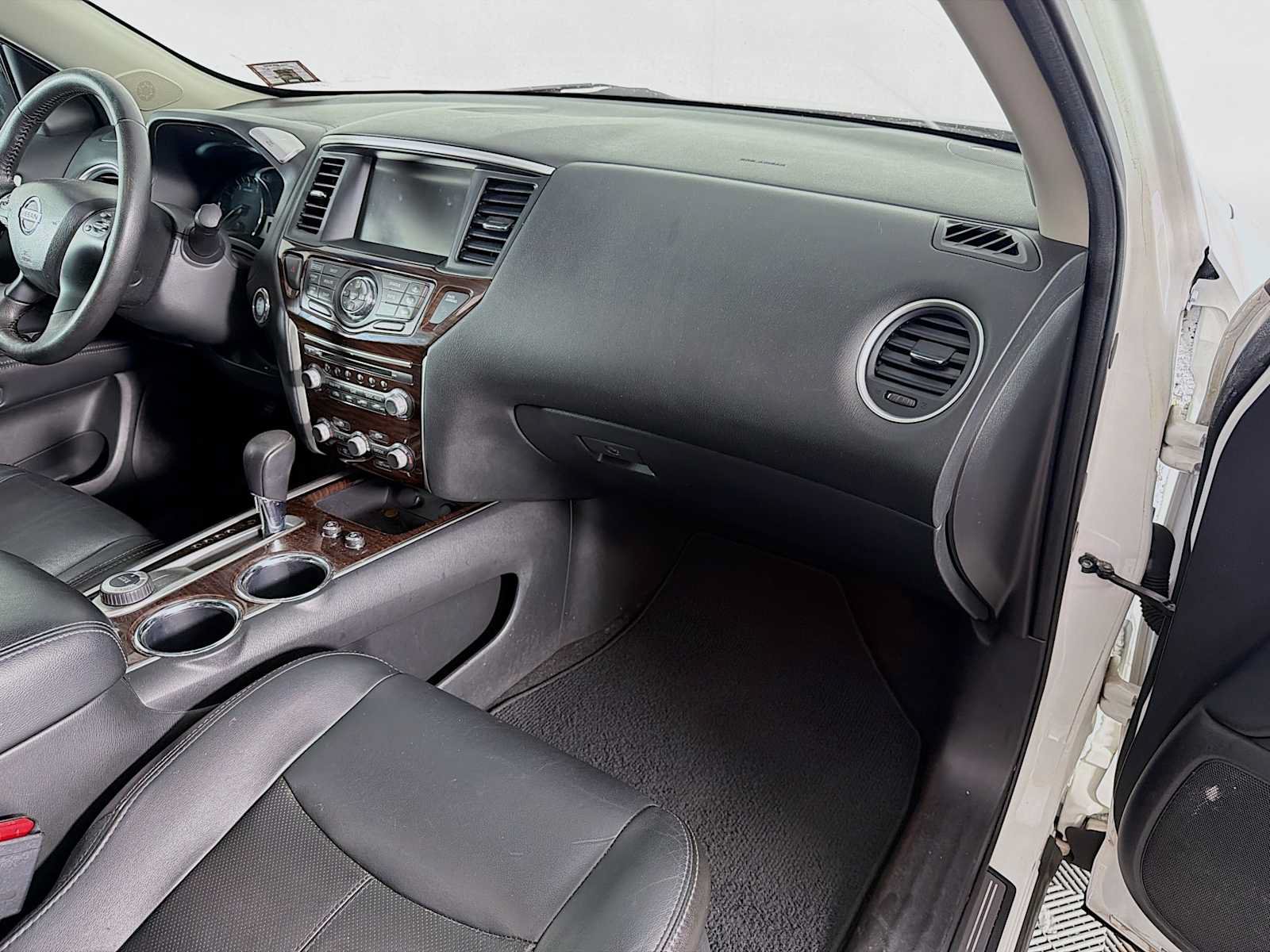 Used 2013 Nissan Pathfinder Platinum w/ Platinum Premium Pkg AWD/4WD image 31