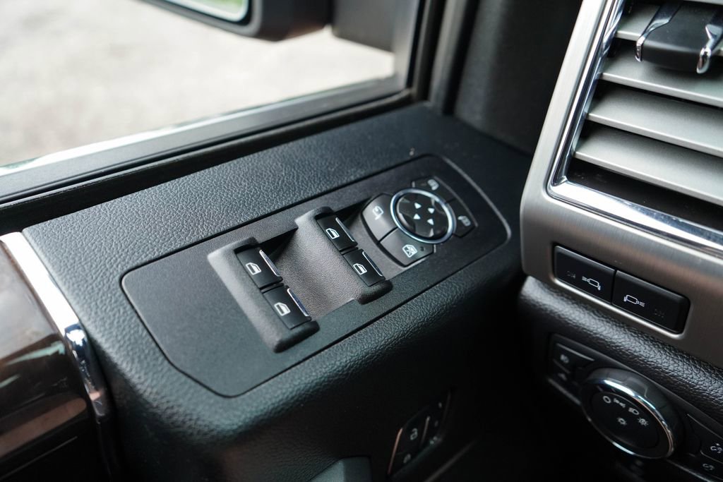 Used 2016 Ford F150 Platinum w/ Equipment Group 701A Luxury AWD/4WD image 33
