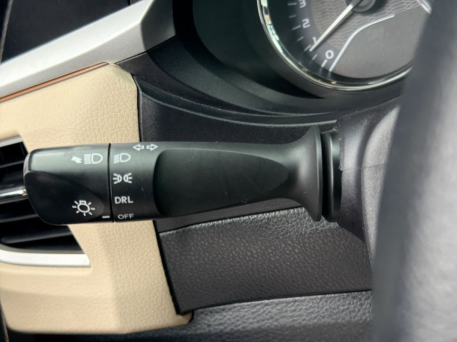 Used 2015 Toyota Corolla LE FWD image 27
