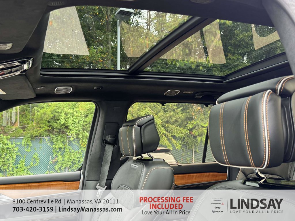 Used 2024 Jeep Grand Wagoneer Series III w/ HD Trailer Tow Package AWD/4WD image 20