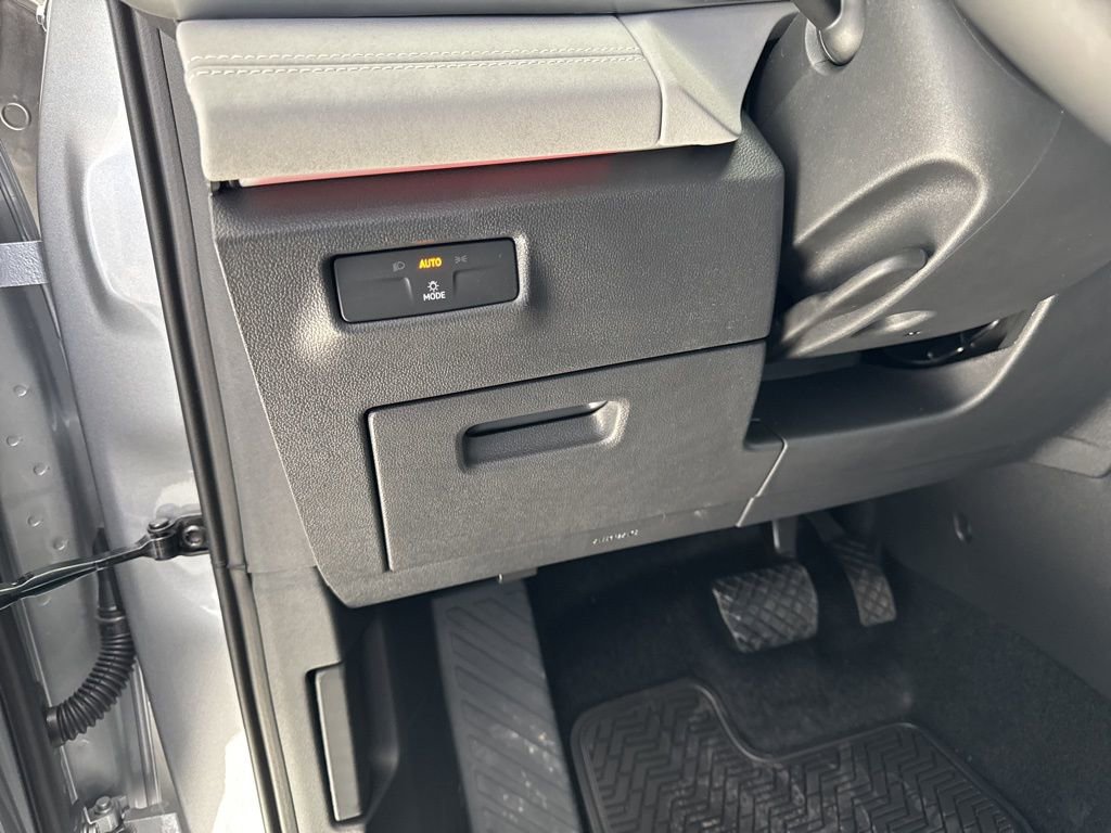 New 2026 Volkswagen Tiguan SE AWD/4WD image 13