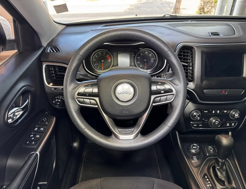 Used 2019 Jeep Cherokee Latitude w/ Popular Appearance Group AWD/4WD image 17