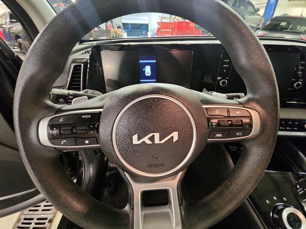 Used 2023 Kia Sportage LX AWD/4WD image 17