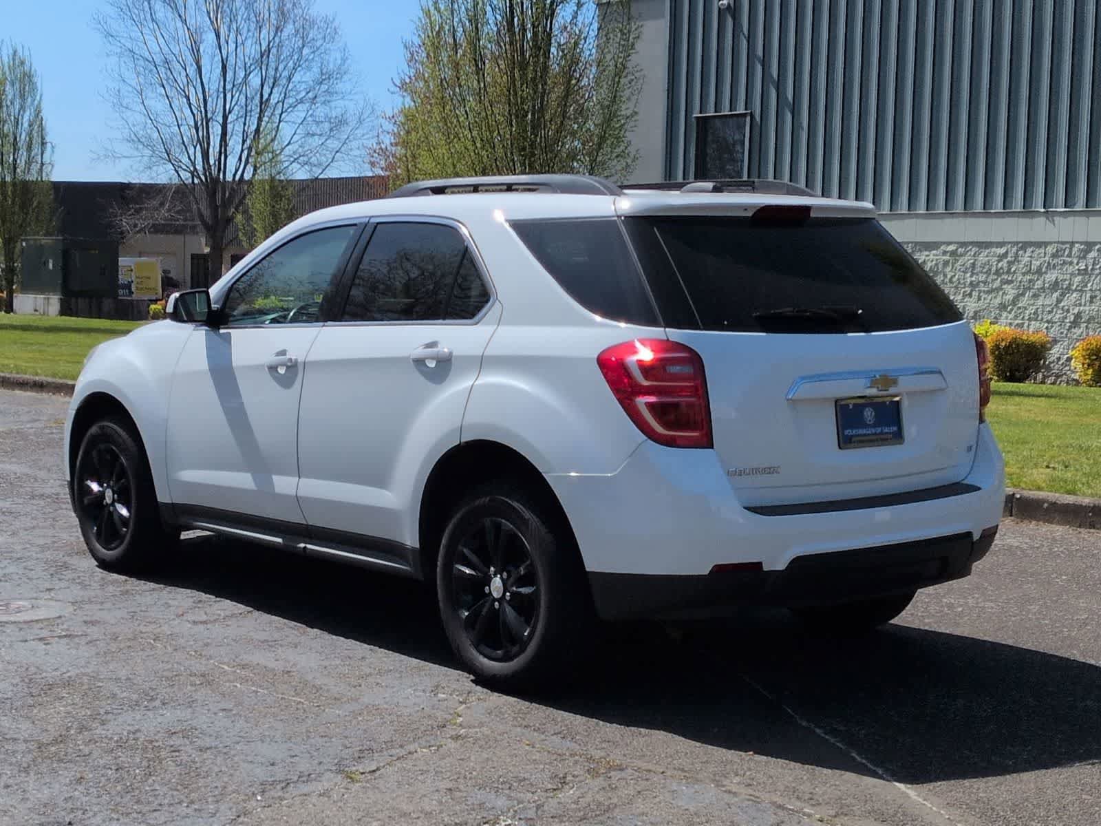 Used 2017 Chevrolet Equinox LT w/ Convenience Package FWD image 4