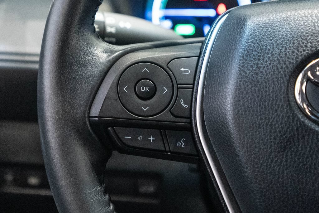Certified 2024 Toyota Venza LE AWD/4WD image 18