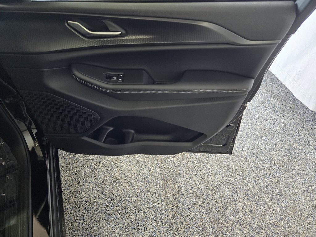 New 2025 Jeep Grand Cherokee L Laredo w/ Luxury Tech Group I image 28