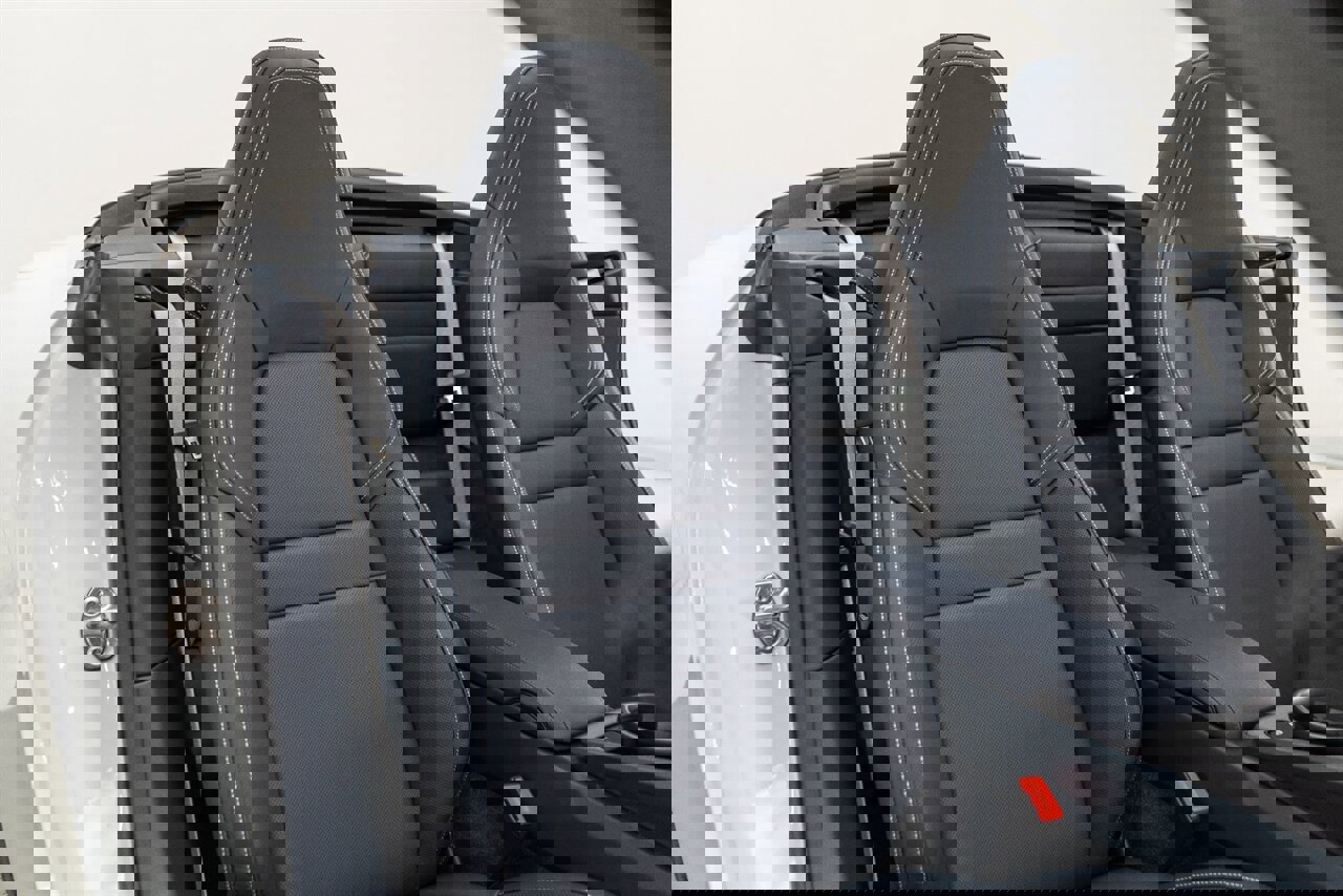 Used 2025 Porsche 911 Carrera w/ Premium Package image 43