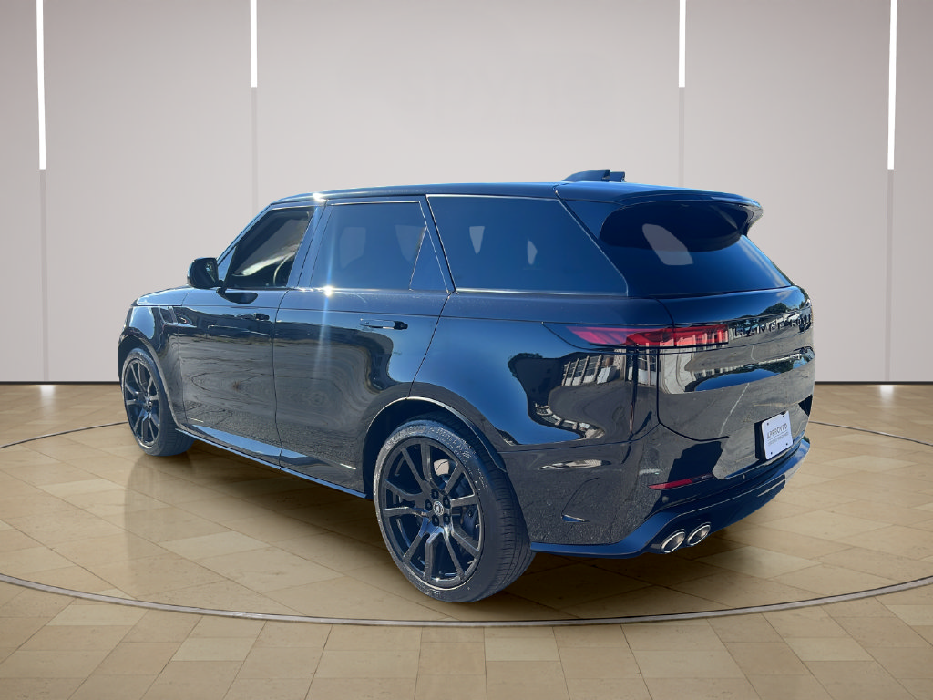 Used 2024 Land Rover Range Rover Sport AWD/4WD image 3