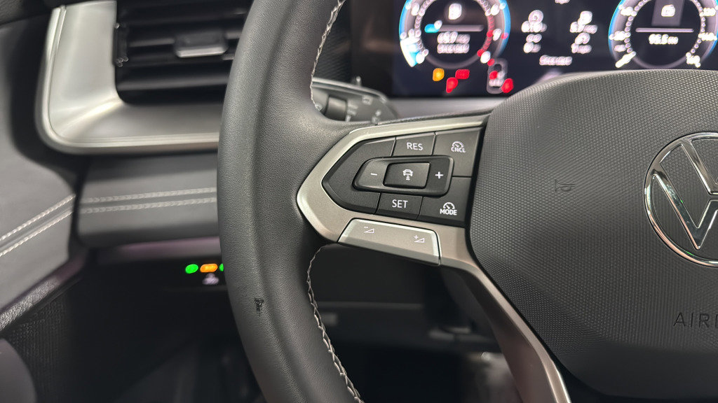 New 2026 Volkswagen Tiguan SE AWD/4WD image 23