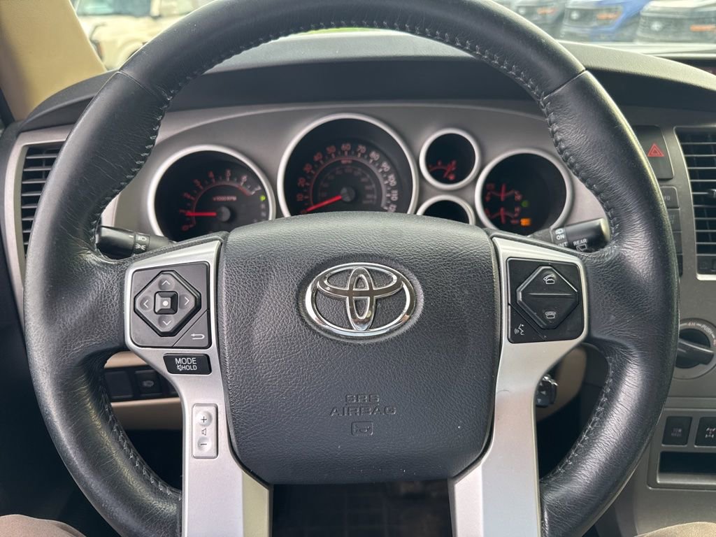 Used 2015 Toyota Sequoia SR5 AWD/4WD image 23