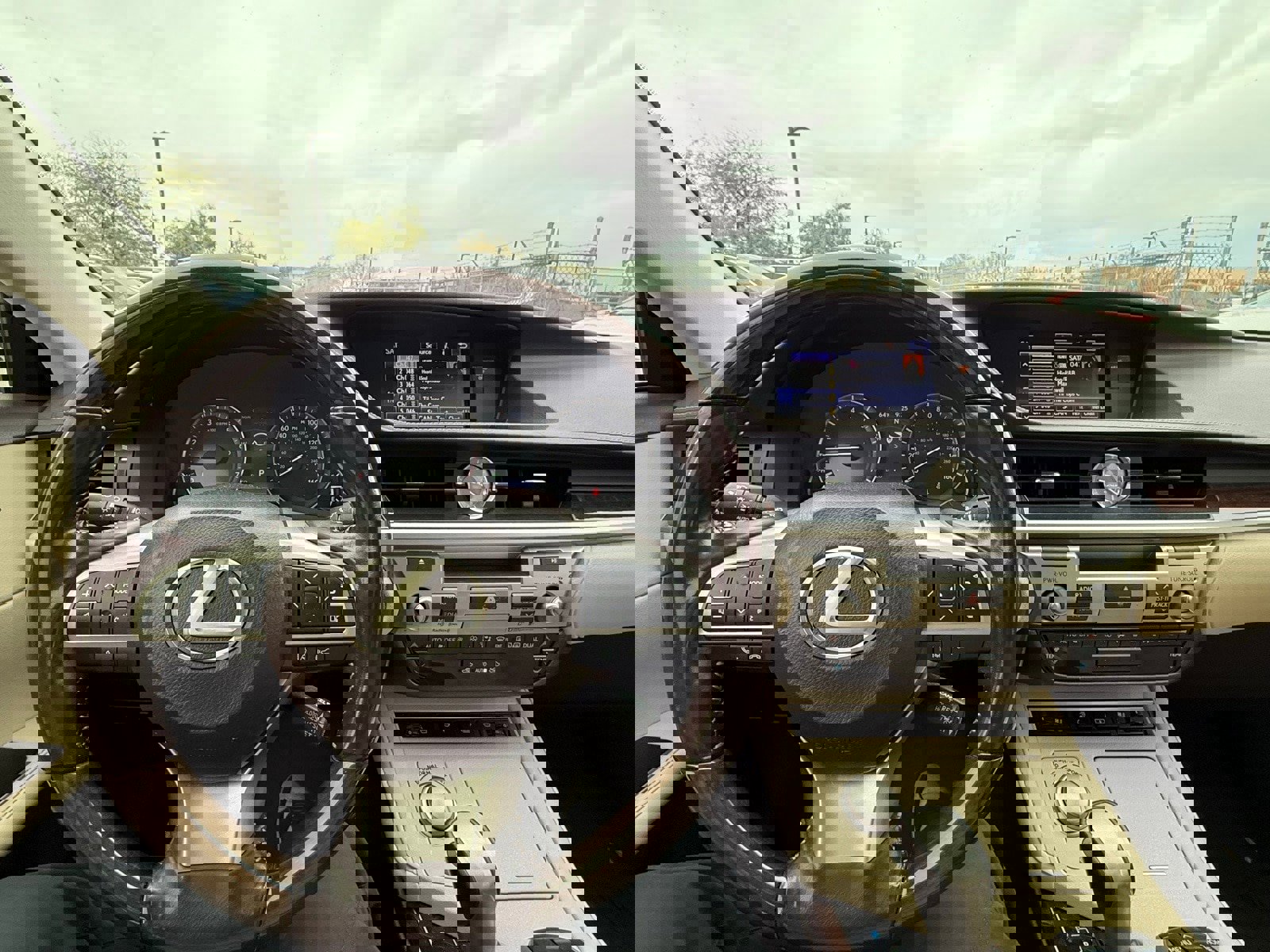 Used 2016 Lexus ES 350 w/ Luxury Package w/Wood Trim image 22