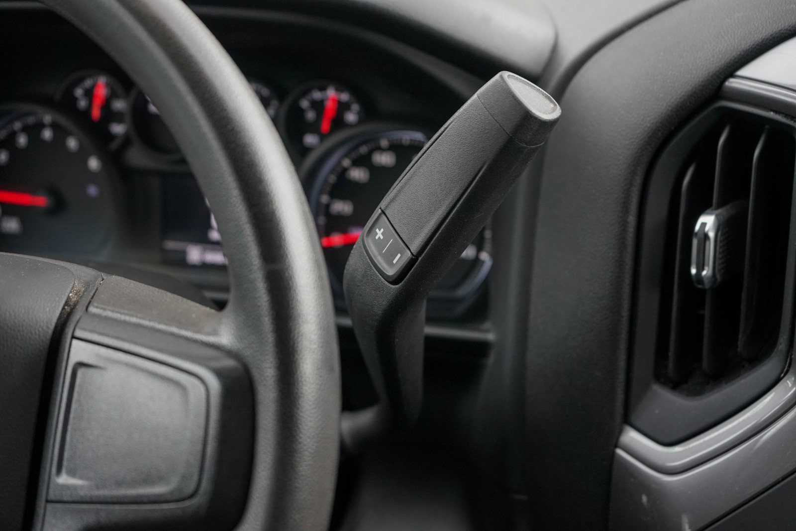 Used 2020 Chevrolet Silverado 1500 Custom Trail Boss w/ Custom Convenience Package image 18