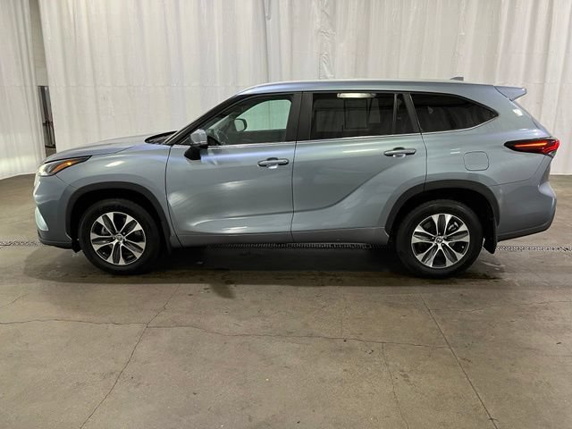 Certified 2024 Toyota Highlander XLE AWD/4WD image 7