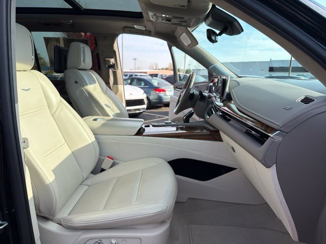Used 2023 Cadillac Escalade Sport Platinum AWD/4WD image 34