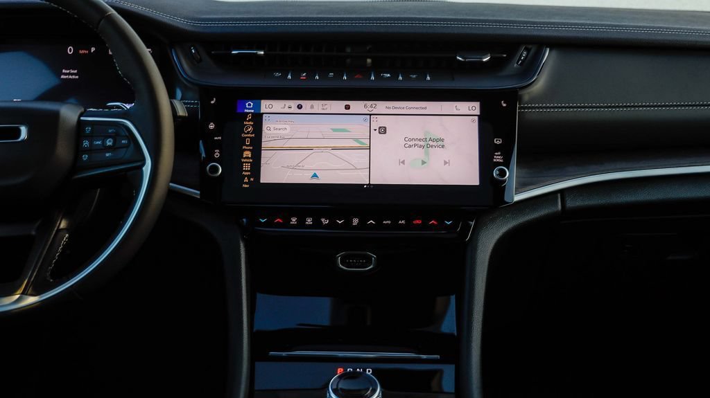 New 2026 Jeep Grand Cherokee Altitude RWD image 16