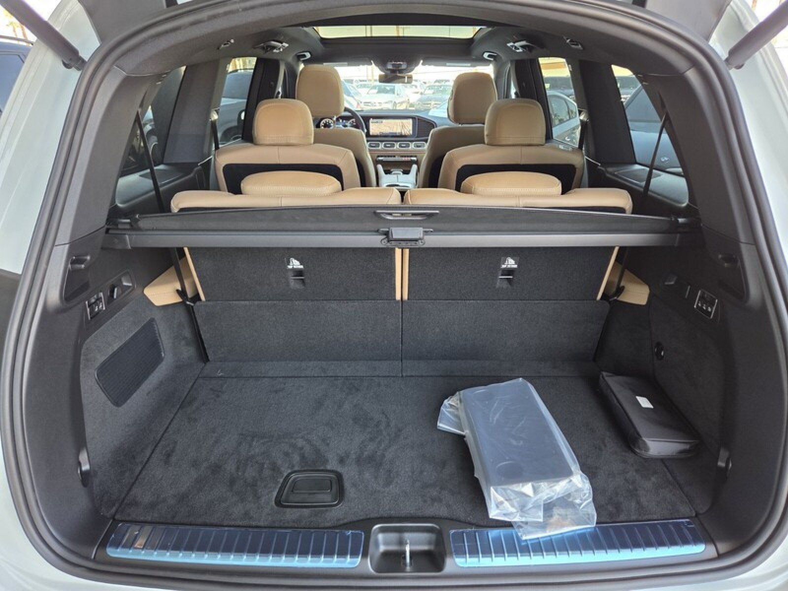 New 2026 Mercedes-Benz GLS 580 4MATIC image 16