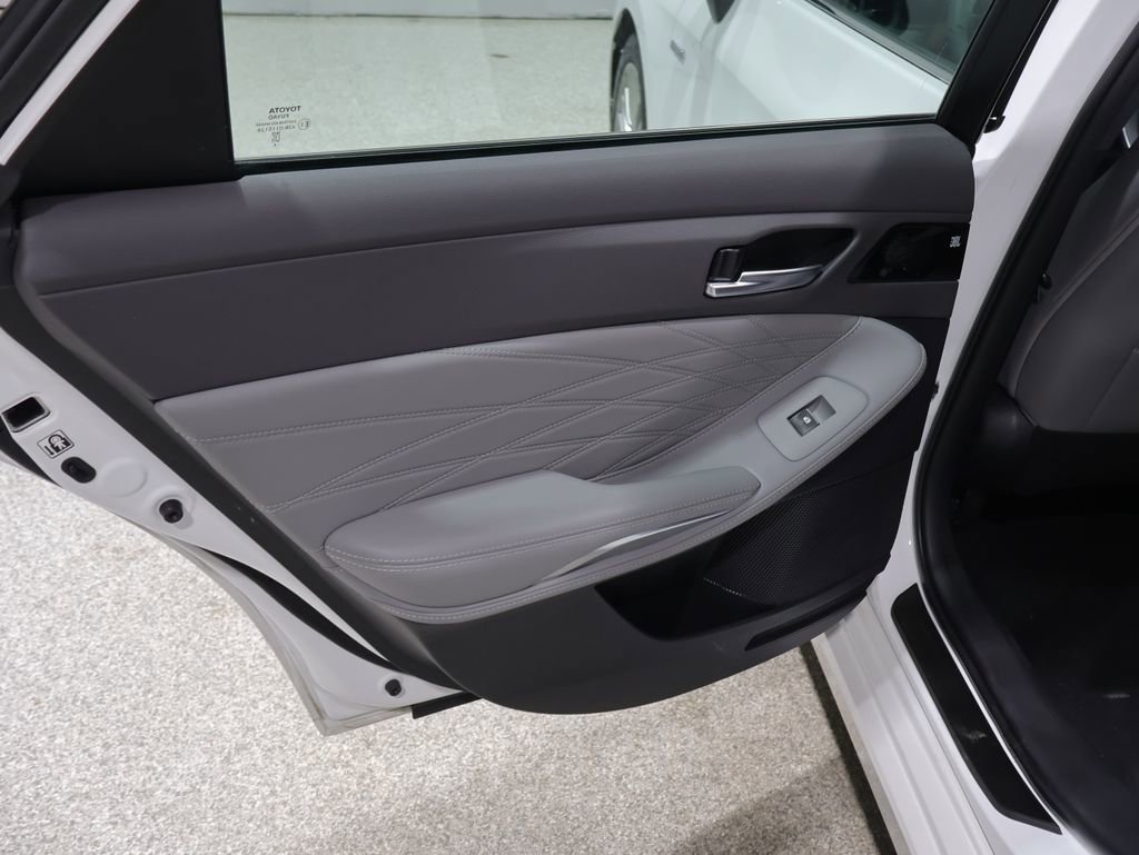 Used 2019 Toyota Avalon Limited w/ Advanced Safety Package FWD image 20