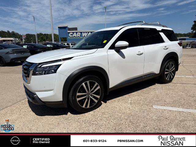 Certified 2025 Nissan Pathfinder Platinum FWD image 14