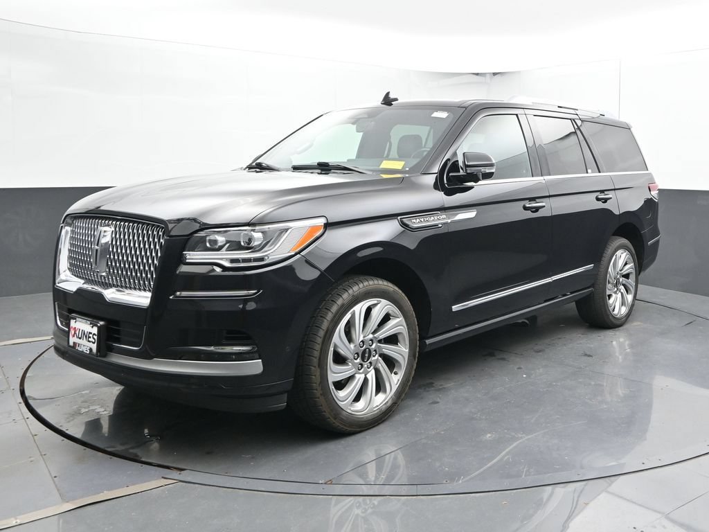 Used 2024 Lincoln Navigator Premiere AWD/4WD image 8