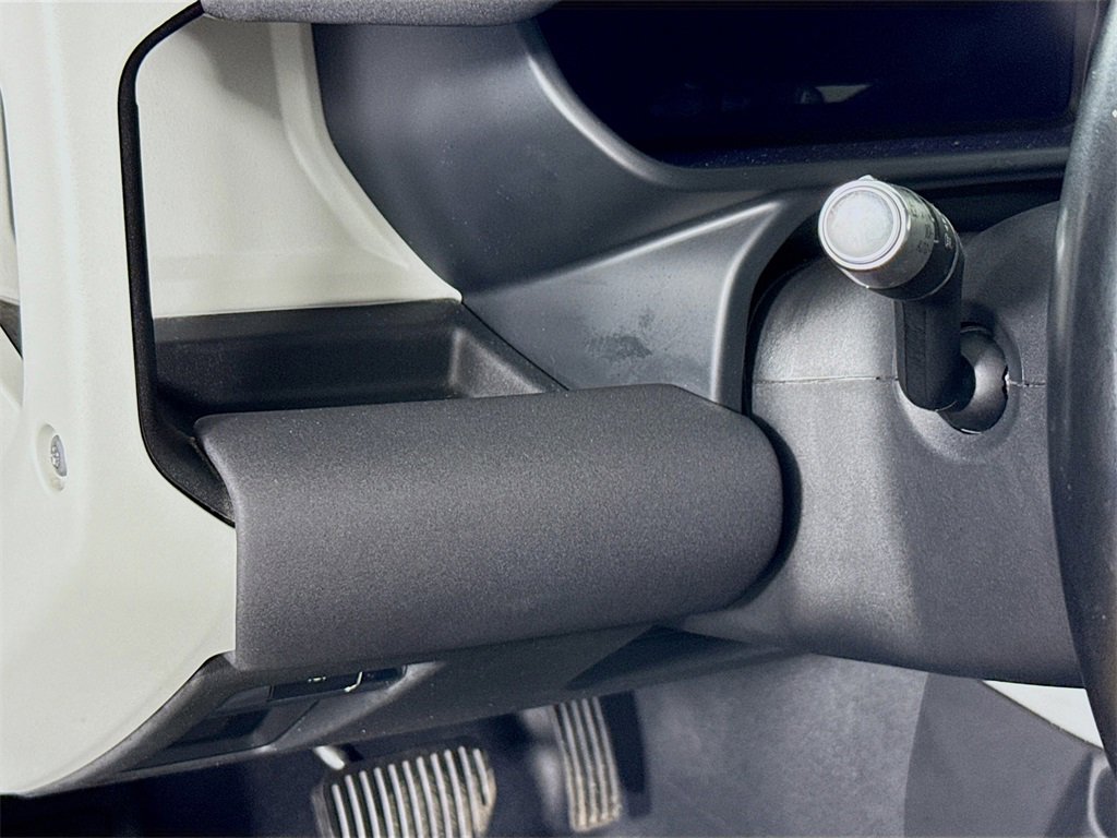 Used 2022 Land Rover Defender 90 X-Dynamic S image 11