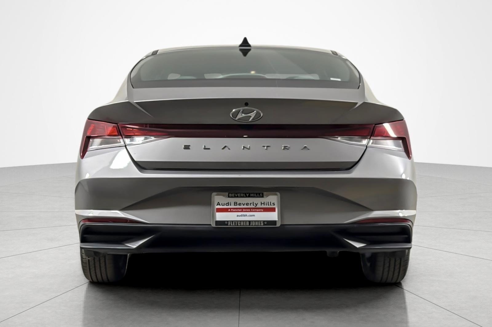 Used 2023 Hyundai Elantra SEL FWD image 4