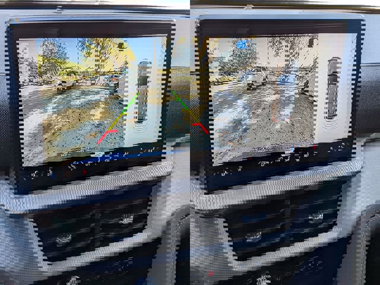 Used 2025 Ford Explorer Active w/ Active Comfort Package image 16