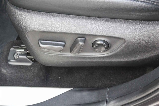 Used 2023 Toyota Highlander Limited image 30