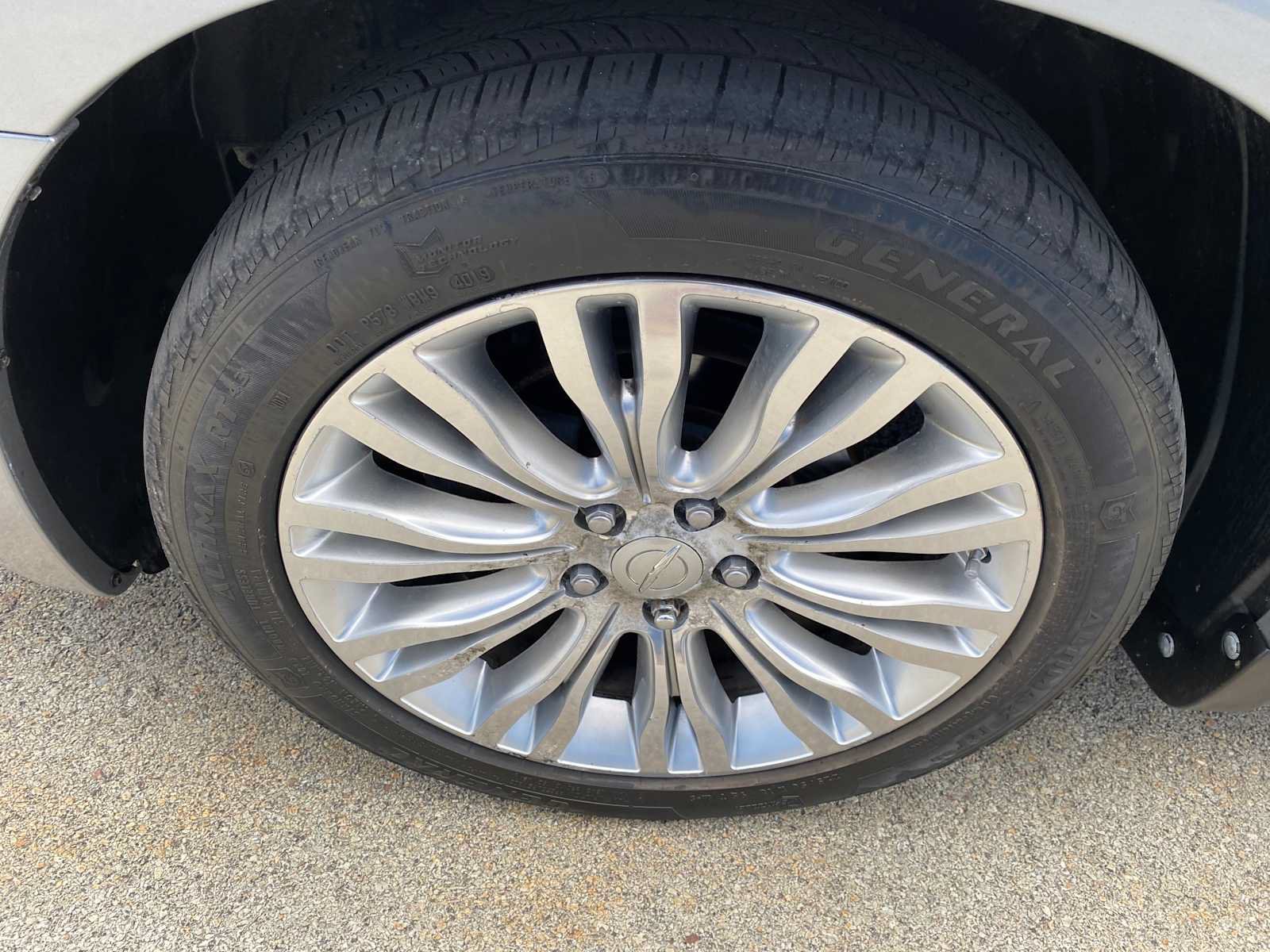 Used 2013 Chrysler 200 Limited FWD image 31