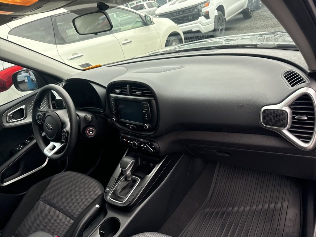 Used 2021 Kia Soul LX image 13